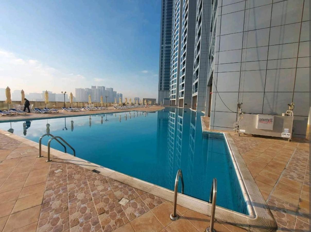 2 Bedroom Luxury Beach Apartment With Full Seaview Ajman Exterior photo