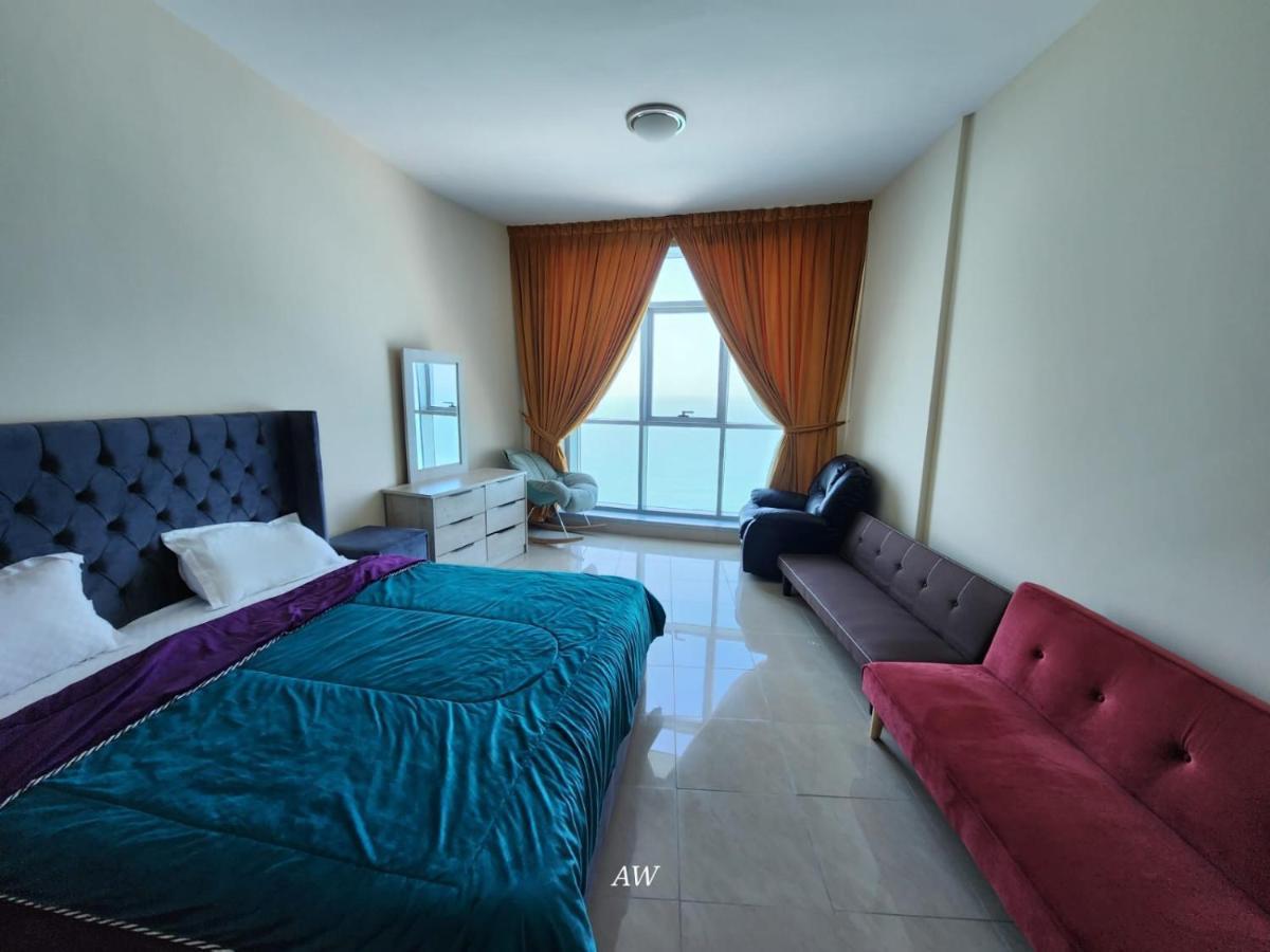 2 Bedroom Luxury Beach Apartment With Full Seaview Ajman Exterior photo